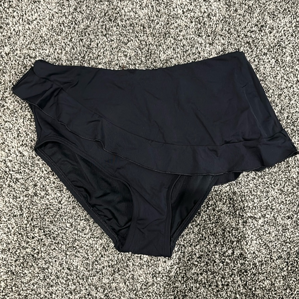 Lands End Ruffle Bottoms Sz8 Black